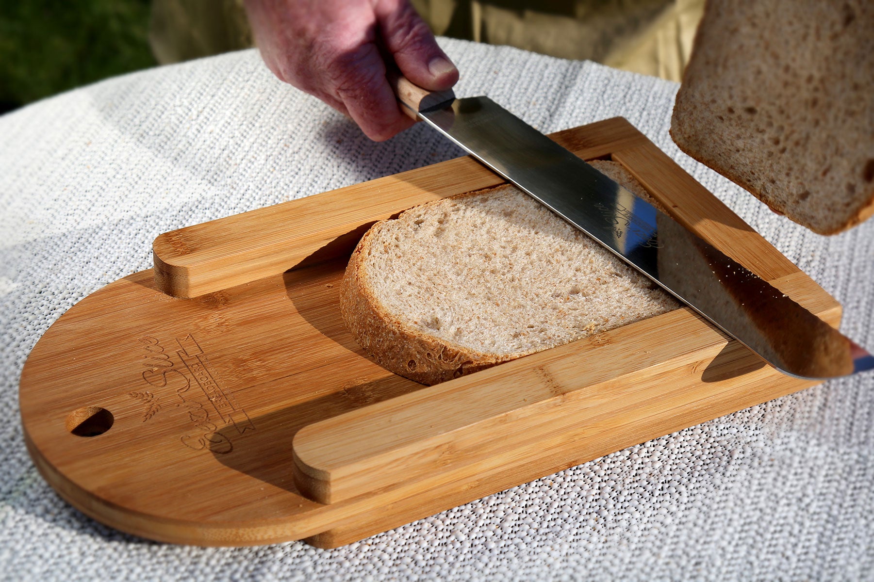 Eezi-Slice Breadboard and Breadknife Set